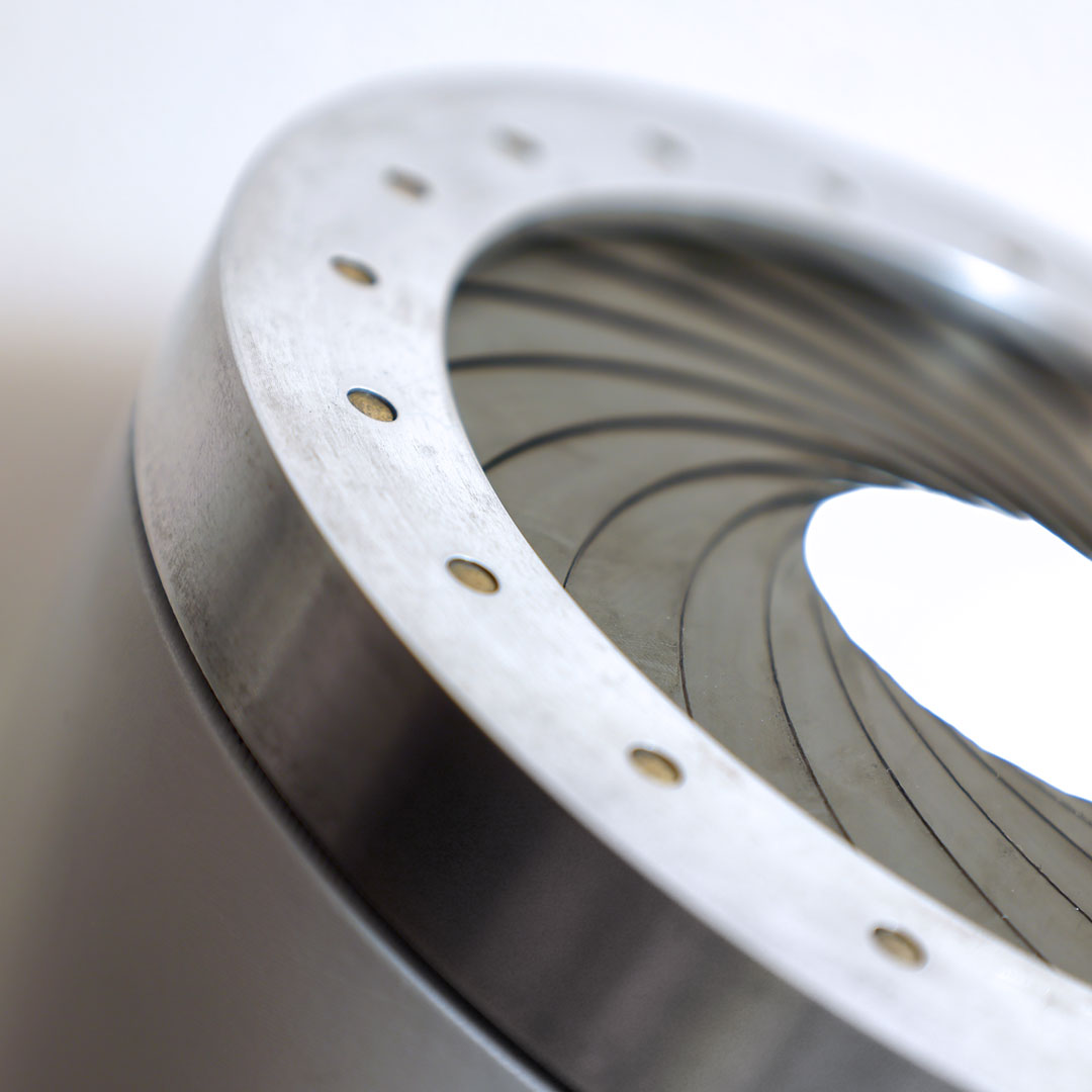 Photographic detail of the aperture on top of the lights base.